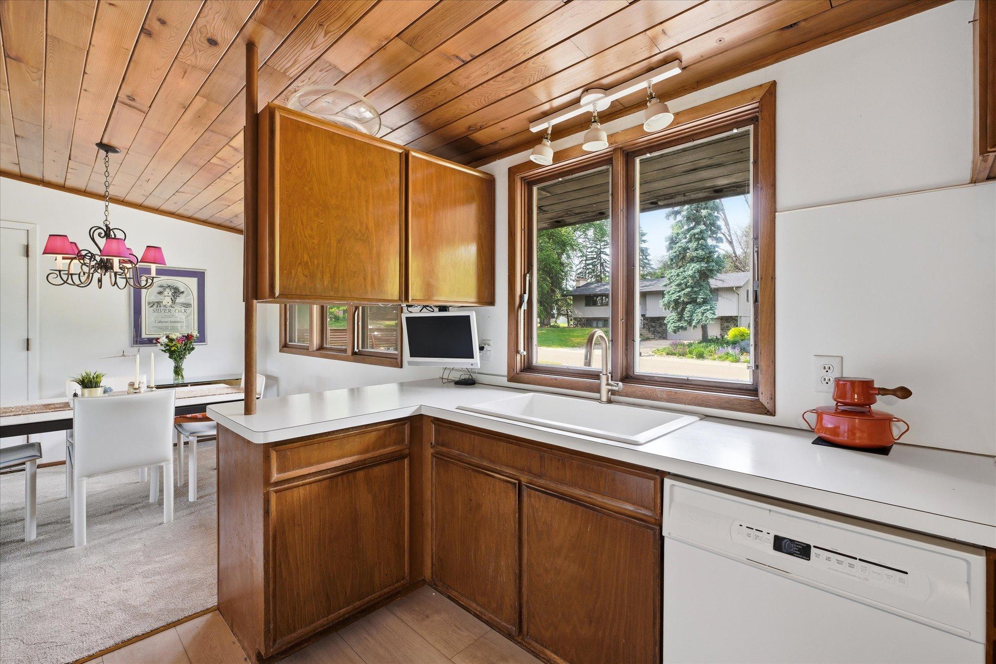 View of Residential at 8015 Wynnwood Road, Golden Valley MN 55427, Golden Valley (15 of 43) - Mike Wilen | Minnesota Team Real Estate