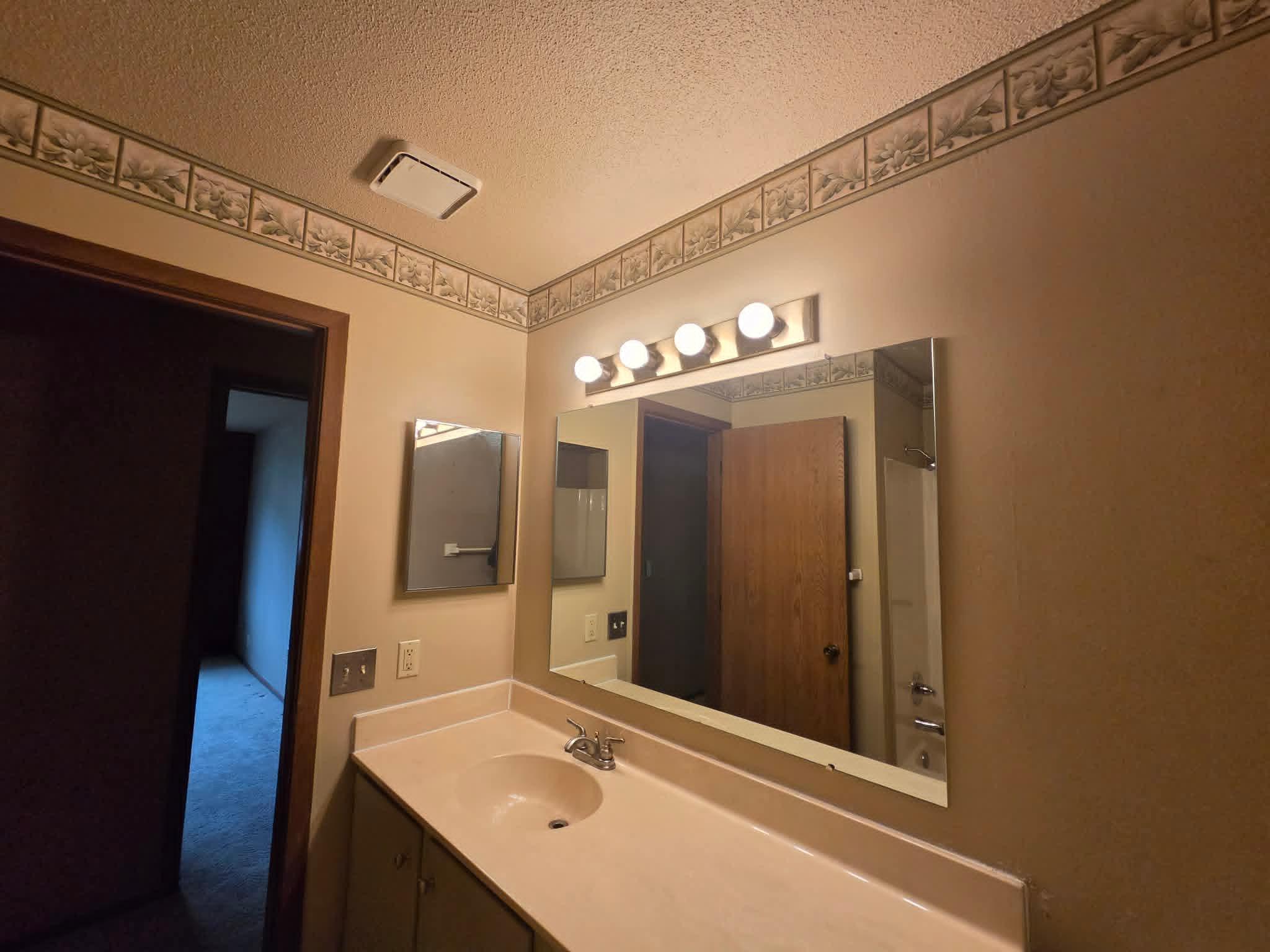 View of Residential at 1601 Cohansey Street #204, Saint Paul MN 55117, Saint Paul (31 of 38) - Mike Wilen | Minnesota Team Real Estate