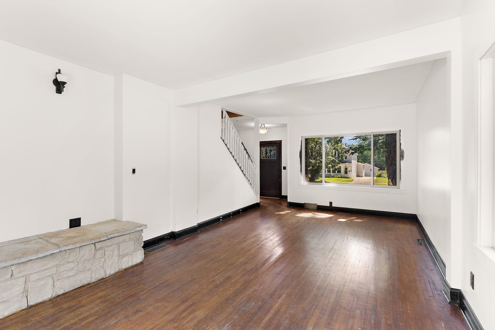 View of Residential at 1723 Hewitt Avenue, Saint Paul MN 55104, Saint Paul (10 of 26) - Mike Wilen | Minnesota Team Real Estate