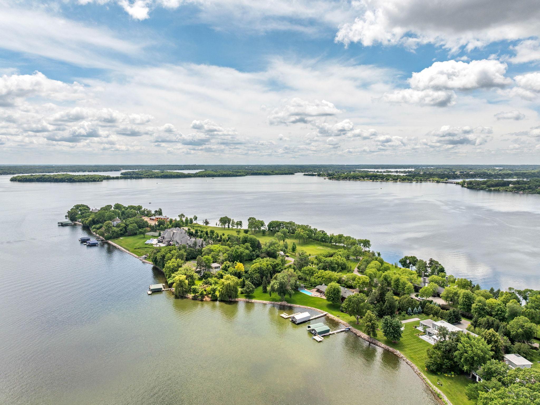 View of Residential at 1480 Bracketts Point Road, Wayzata MN 55391, Wayzata (8 of 20) - Mike Wilen | Minnesota Team Real Estate