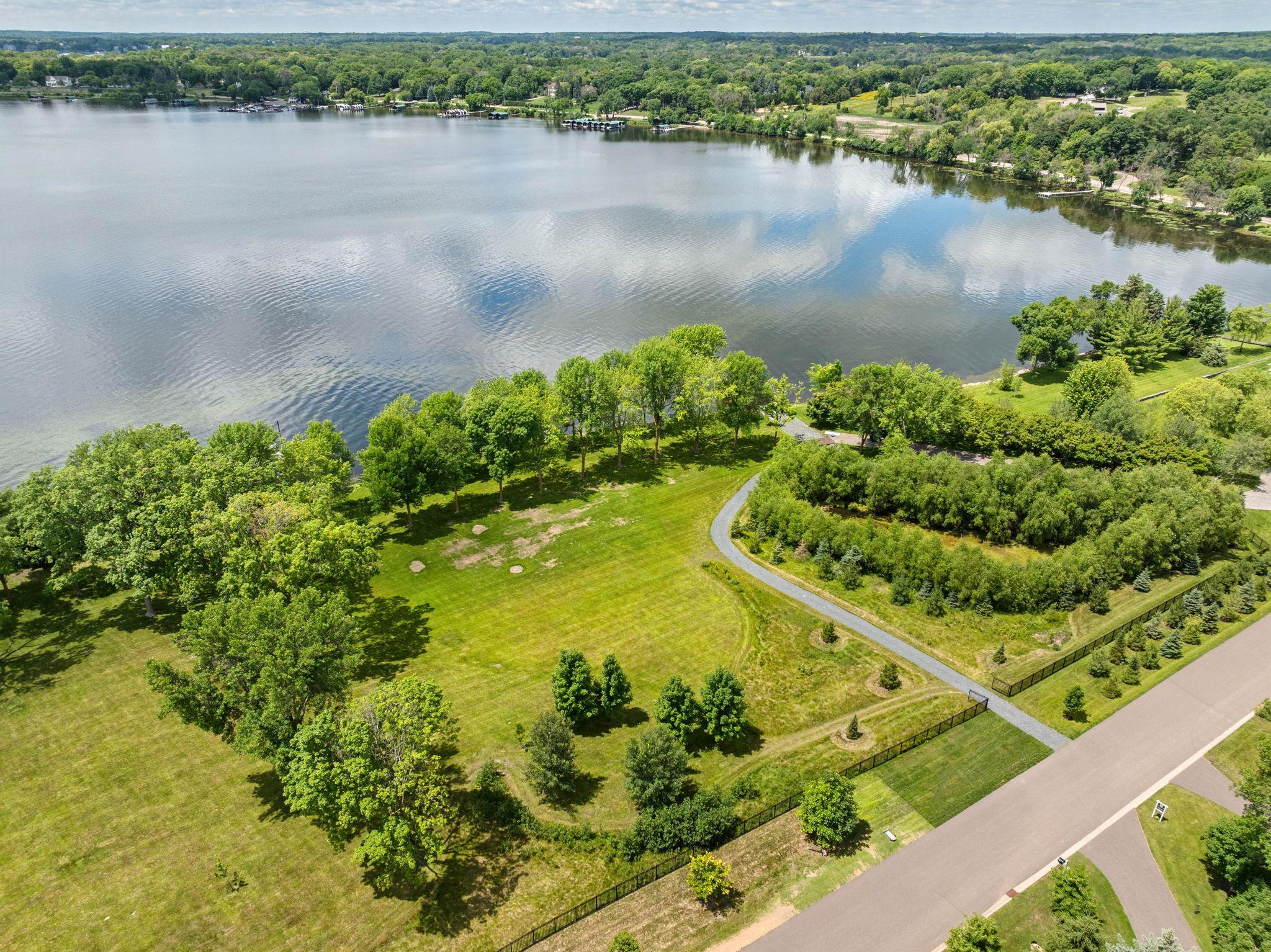 View of Land at 1365 Bracketts Point Road, Wayzata MN 55391, Wayzata (21 of 25) - Mike Wilen | Minnesota Team Real Estate