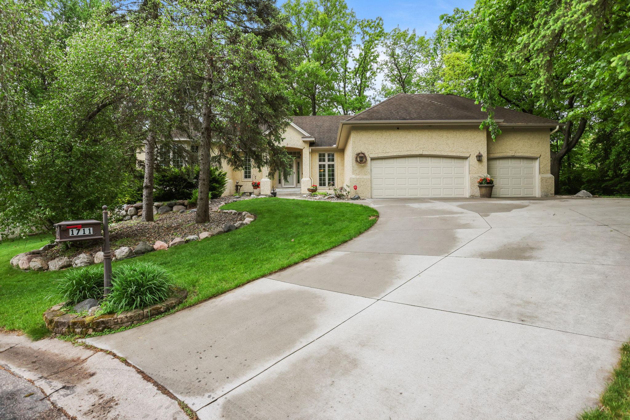 View of Residential at 1711 Little Crow Drive, South Saint Paul MN 55075, South Saint Paul - Mike Wilen | Minnesota Team Real Estate