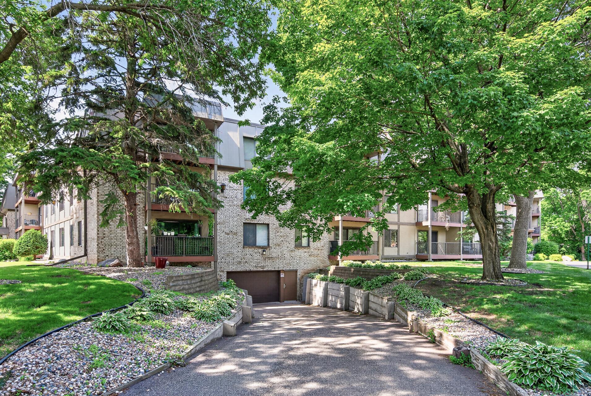 View of Residential at 2200 Nevada Avenue #206, Saint Louis Park MN 55426, Saint Louis Park (14 of 18) - Mike Wilen | Minnesota Team Real Estate