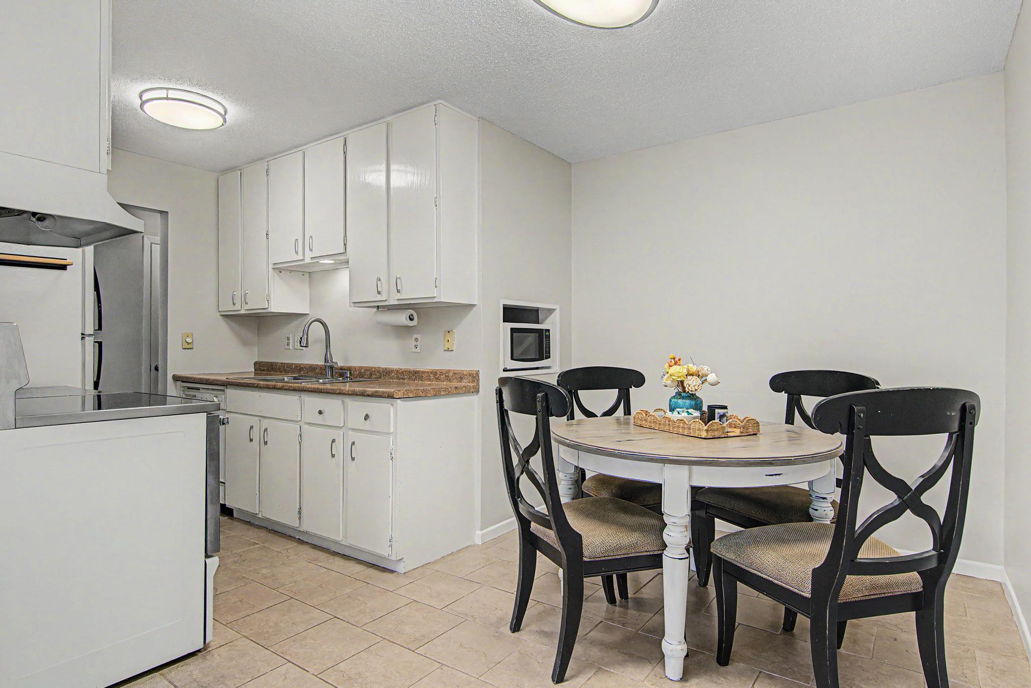 View of Residential at 255 Westview Drive #111, West Saint Paul MN 55118, West Saint Paul (7 of 25) - Mike Wilen | Minnesota Team Real Estate