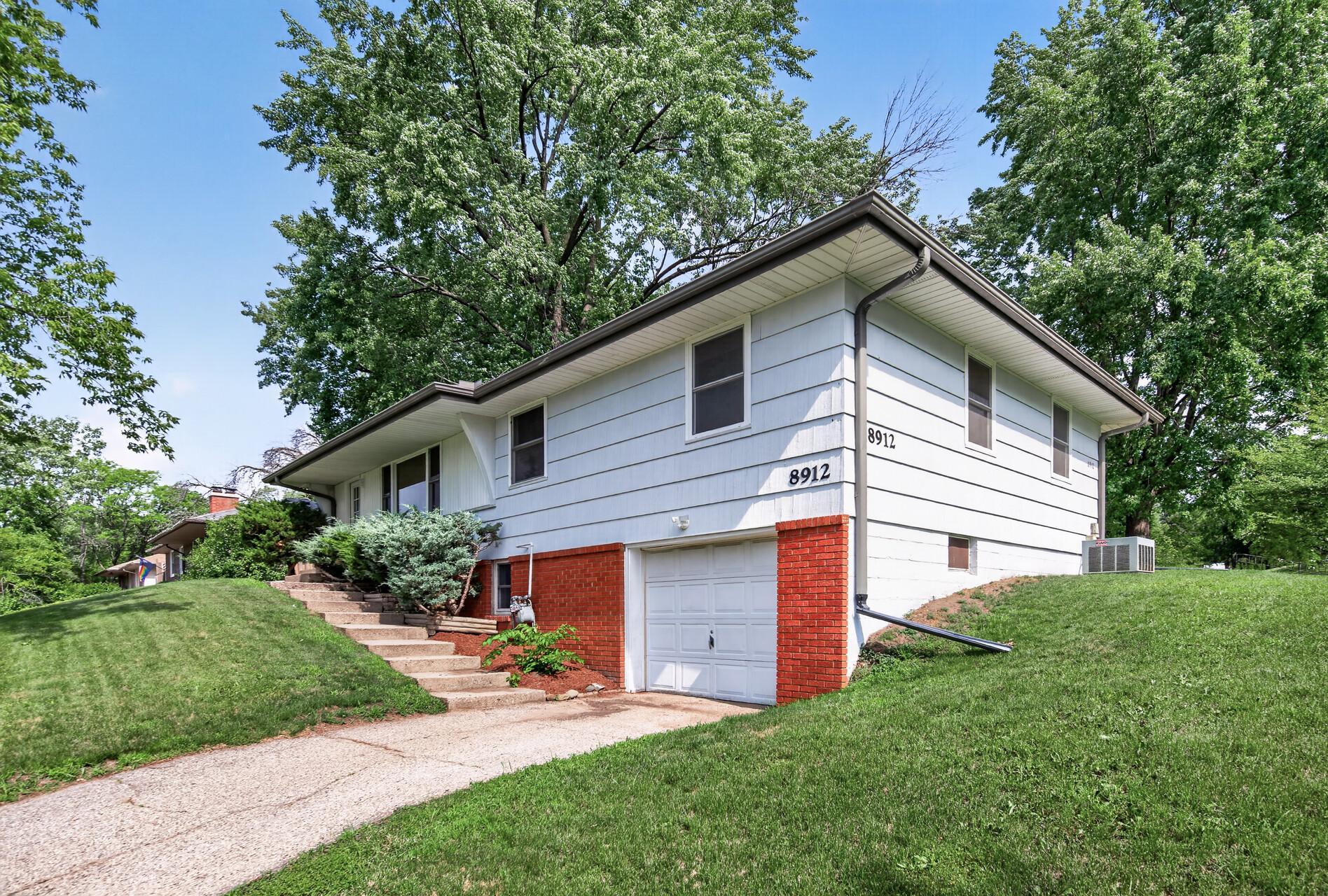 View of Residential at 8912 Tretbaugh Drive, Bloomington MN 55431, Bloomington (43 of 49) - Mike Wilen | Minnesota Team Real Estate