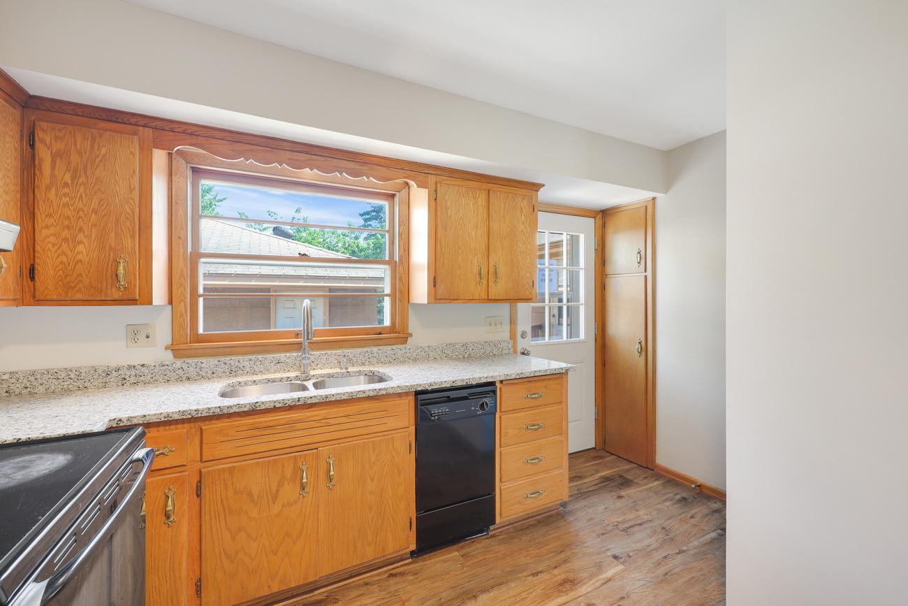 View of Residential at 4418 65th Avenue, Brooklyn Center MN 55429, Brooklyn Center (8 of 32) - Mike Wilen | Minnesota Team Real Estate