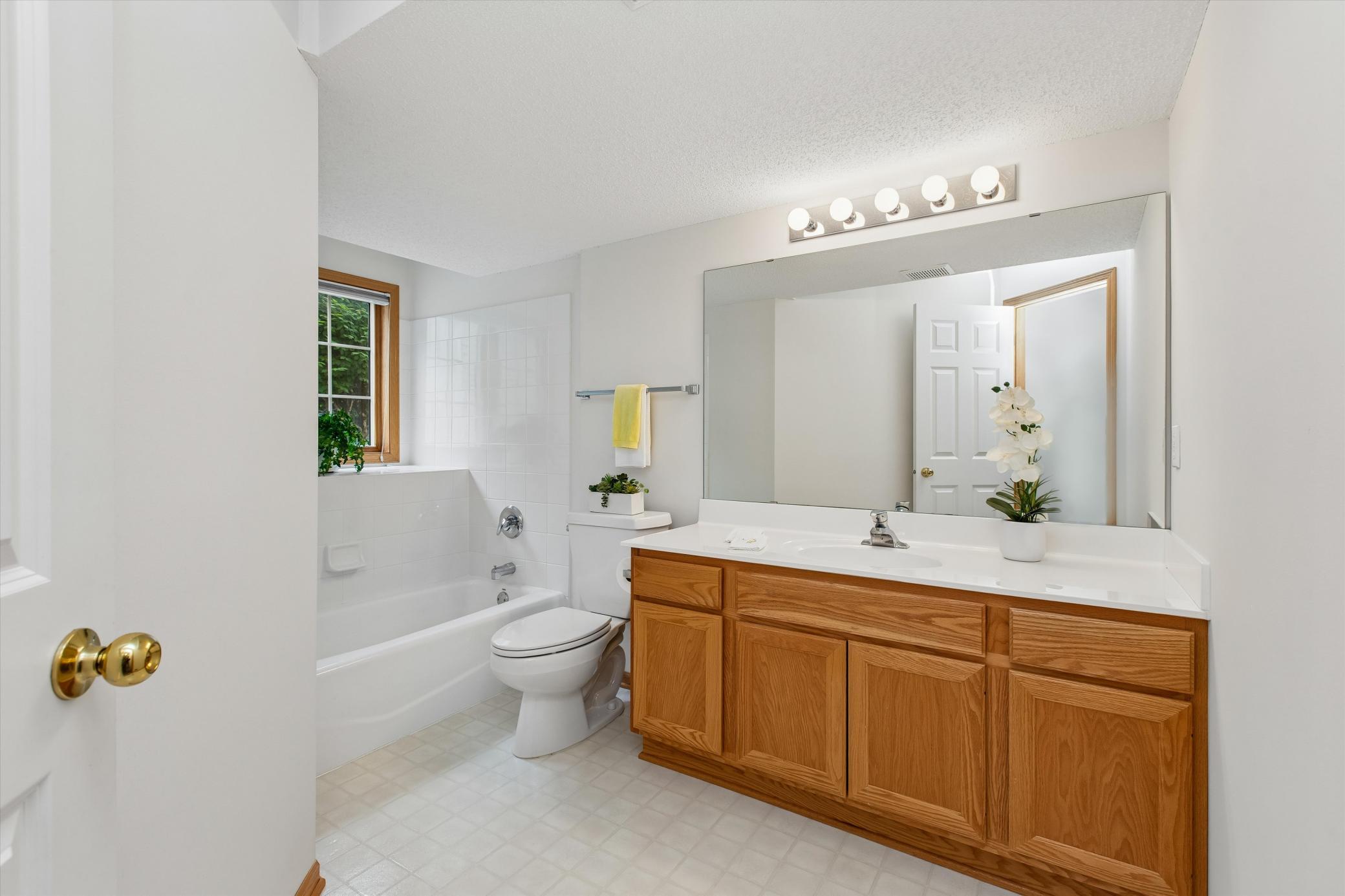 View of Residential at 808 Winterberry Drive, Woodbury MN 55125, Woodbury (23 of 31) - Mike Wilen | Minnesota Team Real Estate