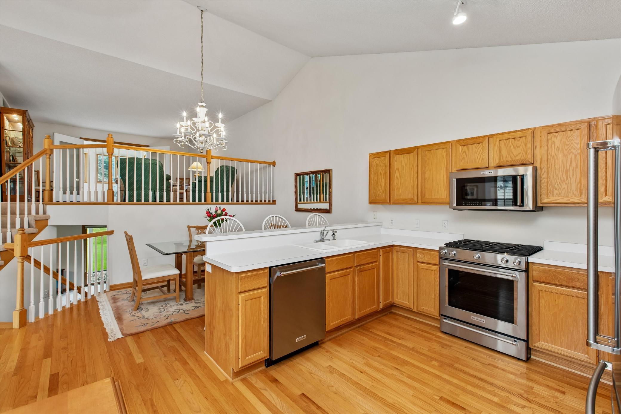 View of Residential at 808 Winterberry Drive, Woodbury MN 55125, Woodbury (8 of 31) - Mike Wilen | Minnesota Team Real Estate