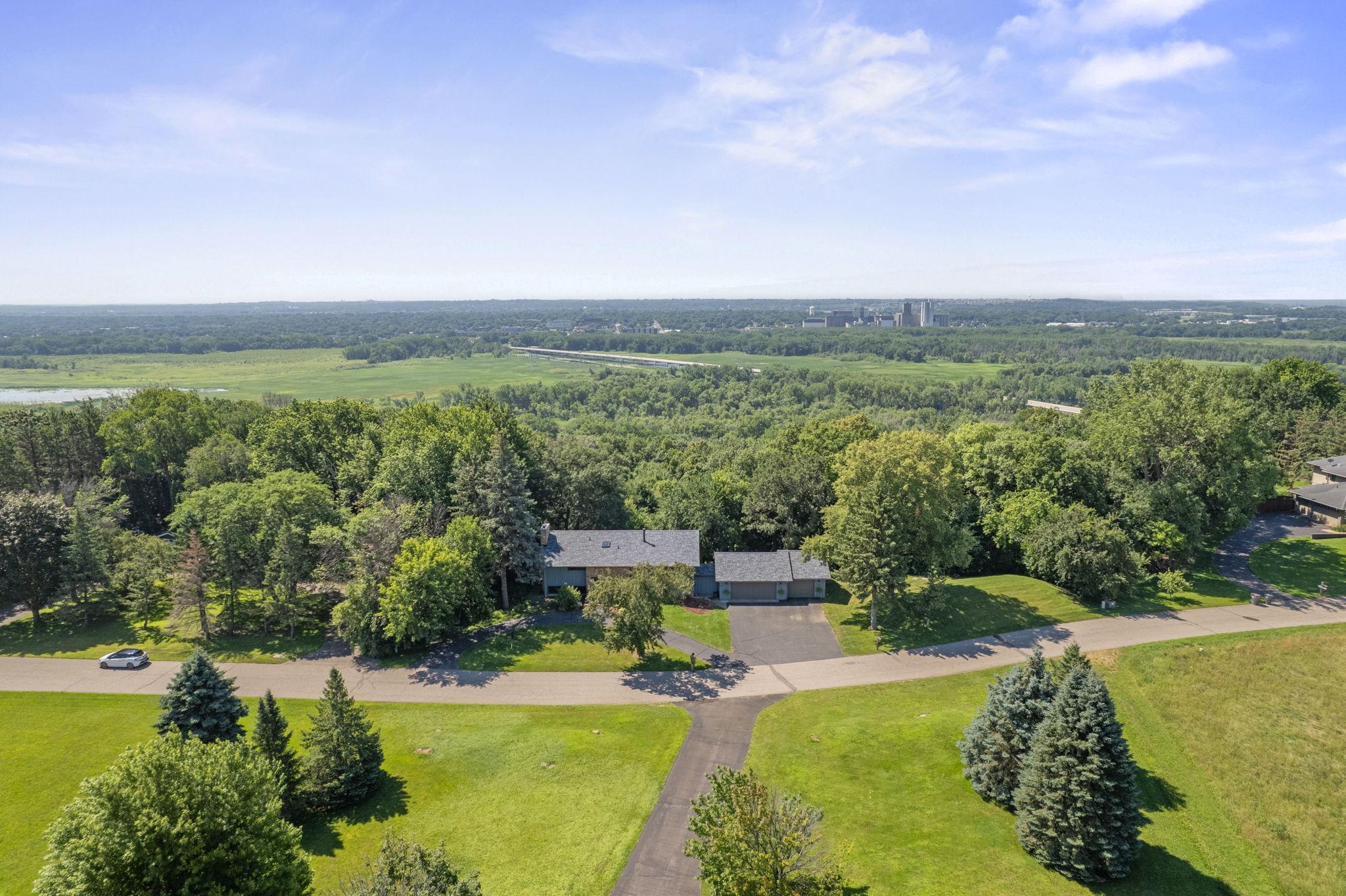 View of Residential at 565 Lakota Lane, Chaska MN 55318, Chaska (6 of 60) - Mike Wilen | Minnesota Team Real Estate