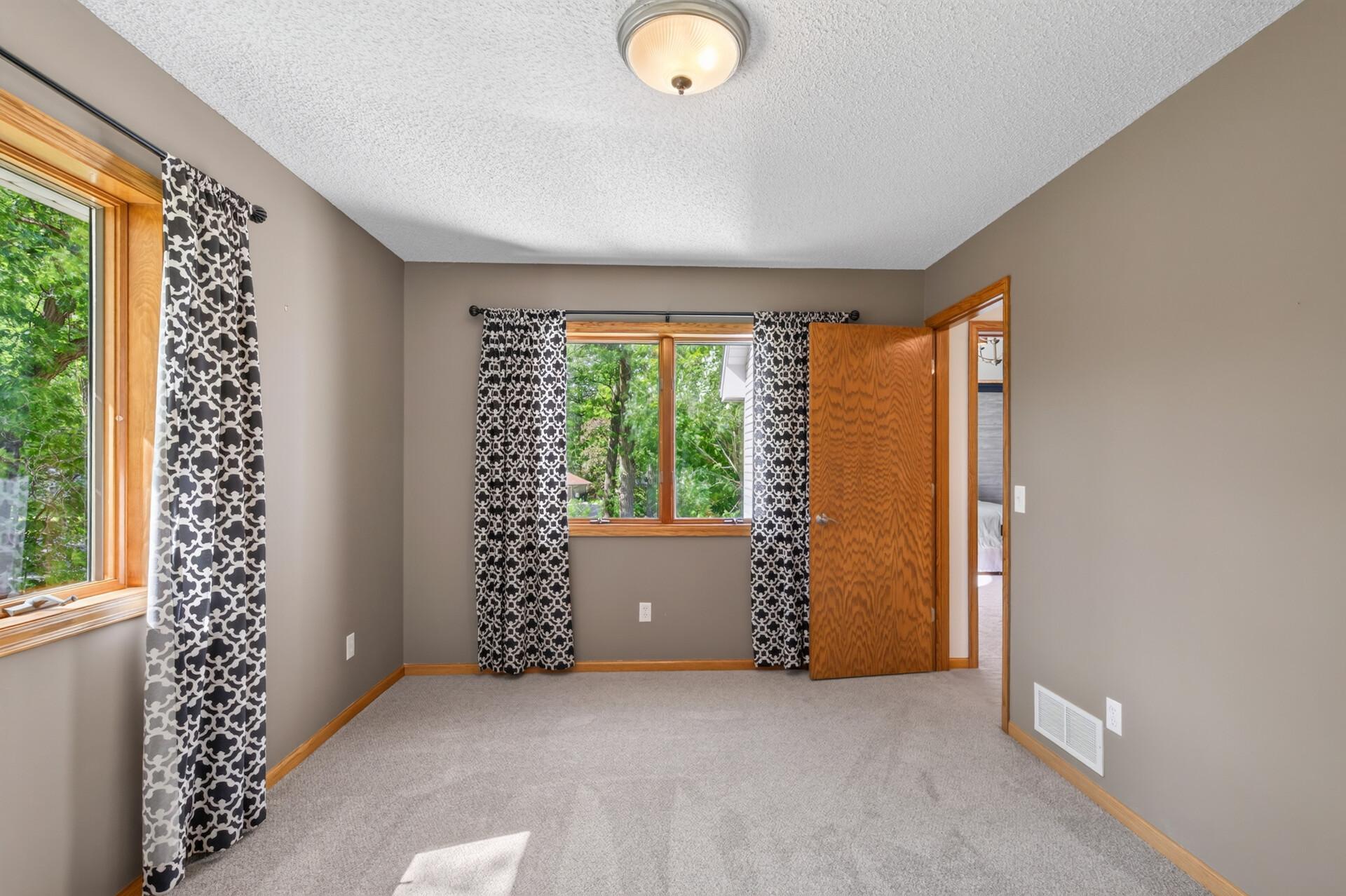 View of Residential at 4929 West Lane, Minnetonka MN 55345, Minnetonka (34 of 73) - Mike Wilen | Minnesota Team Real Estate