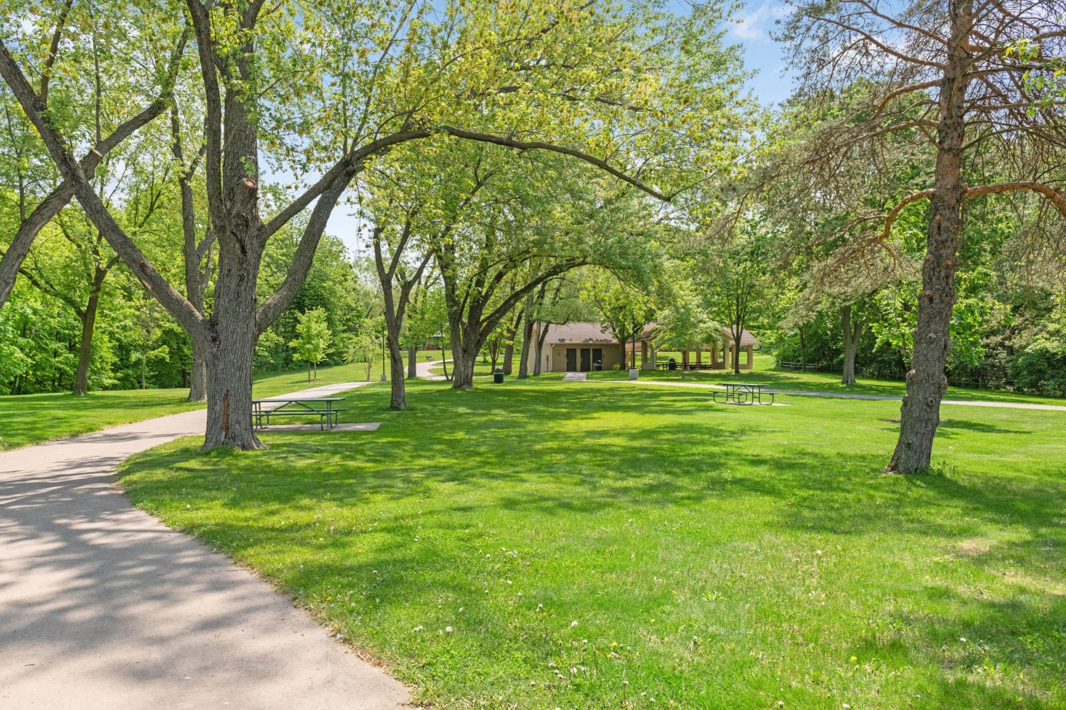 View of Residential at 7111 Robinwood Bay, Woodbury MN 55125, Woodbury (31 of 32) - Mike Wilen | Minnesota Team Real Estate