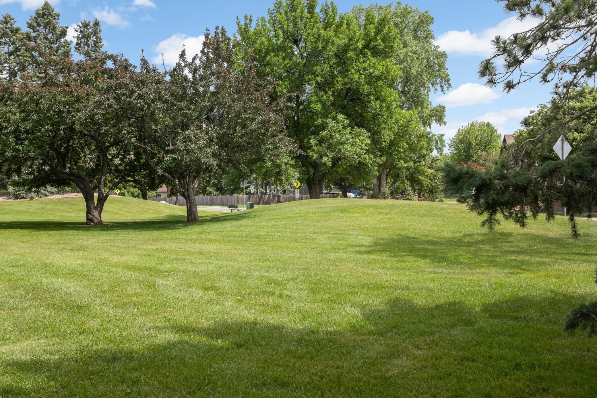 View of Residential at 7111 Robinwood Bay, Woodbury MN 55125, Woodbury (29 of 32) - Mike Wilen | Minnesota Team Real Estate