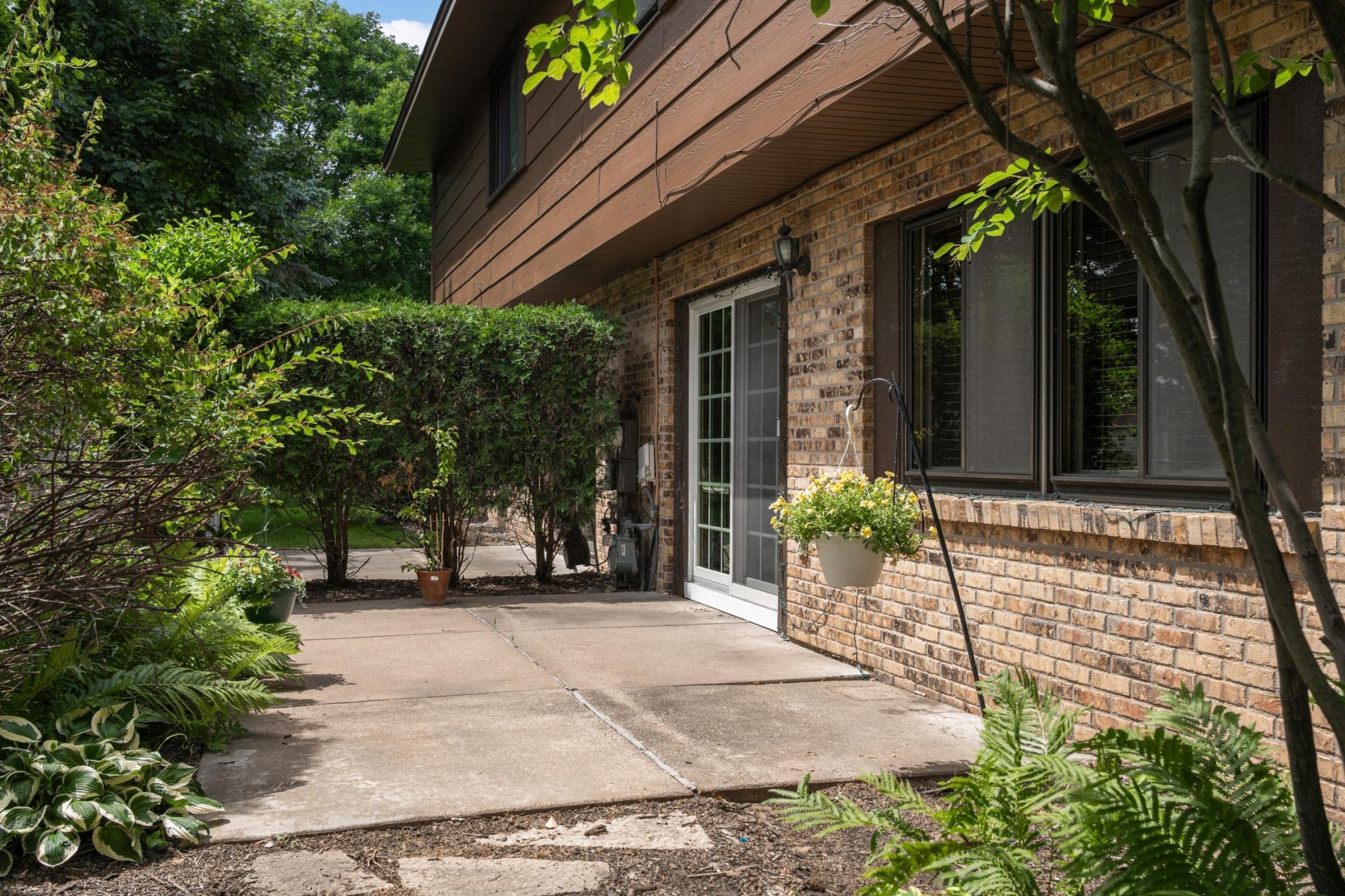 View of Residential at 7111 Robinwood Bay, Woodbury MN 55125, Woodbury (27 of 32) - Mike Wilen | Minnesota Team Real Estate