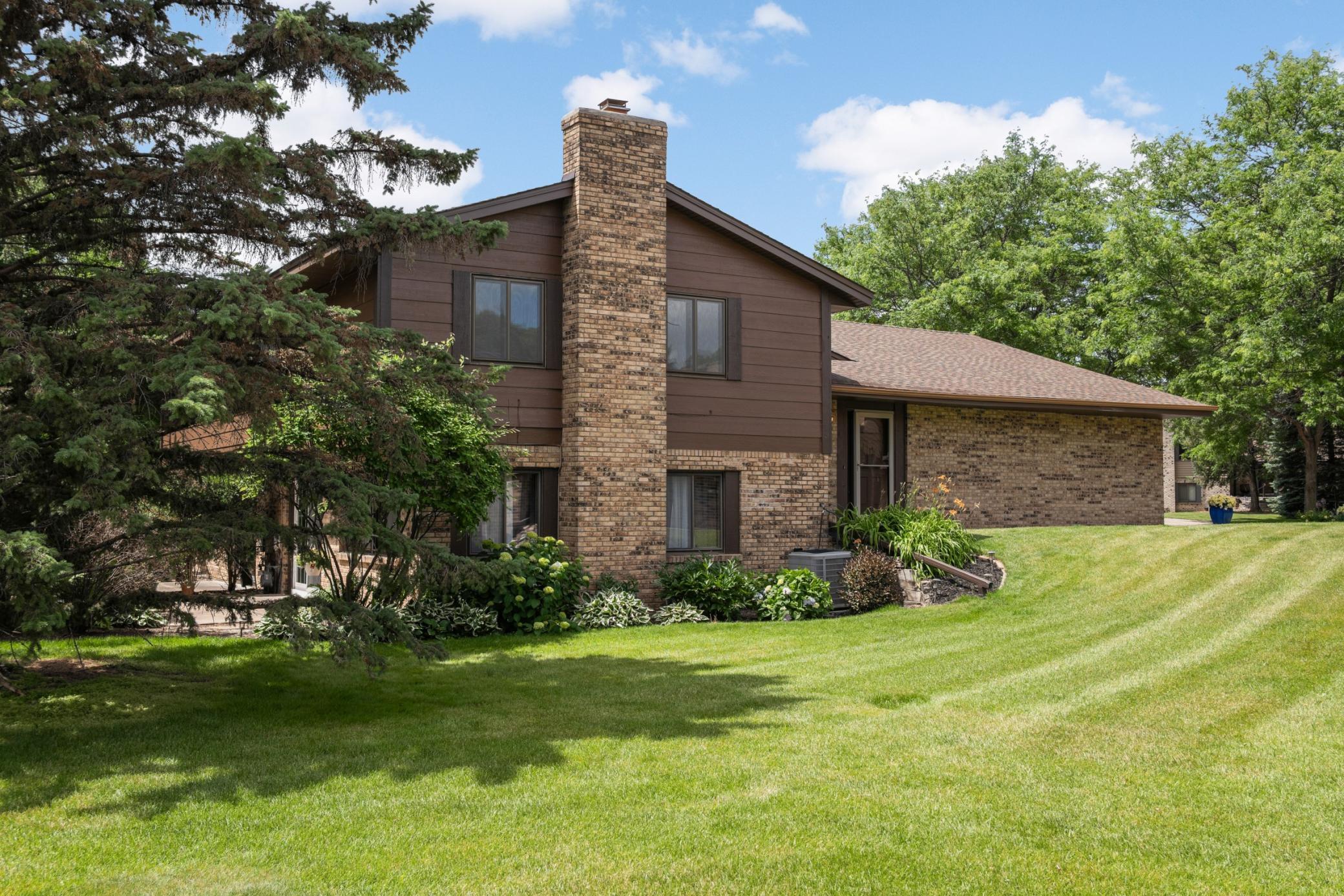 View of Residential at 7111 Robinwood Bay, Woodbury MN 55125, Woodbury (26 of 32) - Mike Wilen | Minnesota Team Real Estate