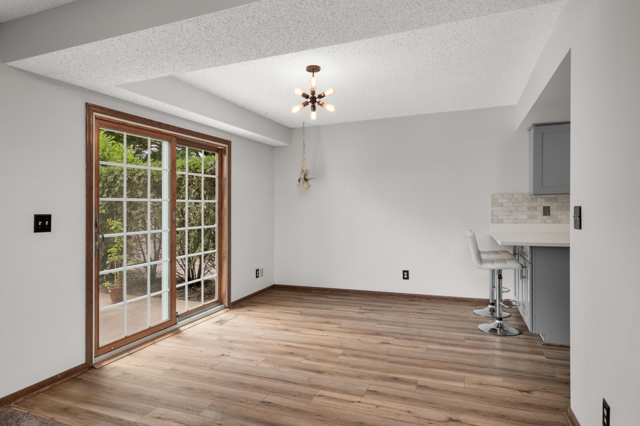 View of Residential at 7111 Robinwood Bay, Woodbury MN 55125, Woodbury (9 of 32) - Mike Wilen | Minnesota Team Real Estate