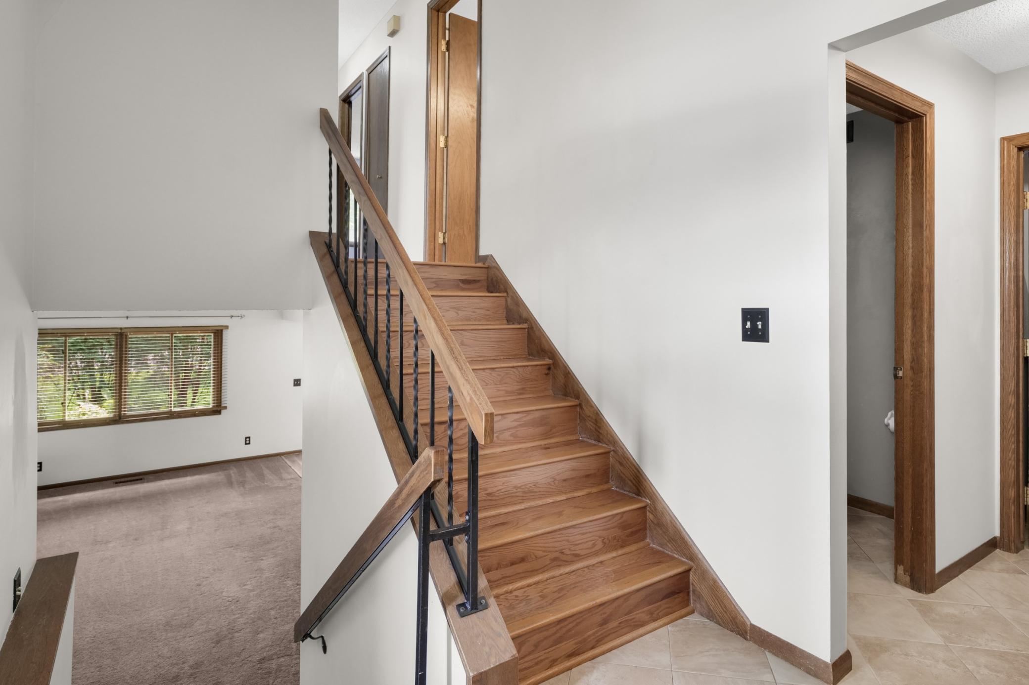 View of Residential at 7111 Robinwood Bay, Woodbury MN 55125, Woodbury (4 of 32) - Mike Wilen | Minnesota Team Real Estate
