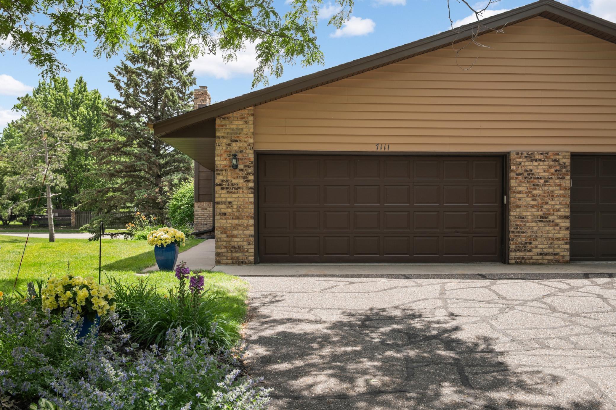 View of Residential at 7111 Robinwood Bay, Woodbury MN 55125, Woodbury (2 of 32) - Mike Wilen | Minnesota Team Real Estate