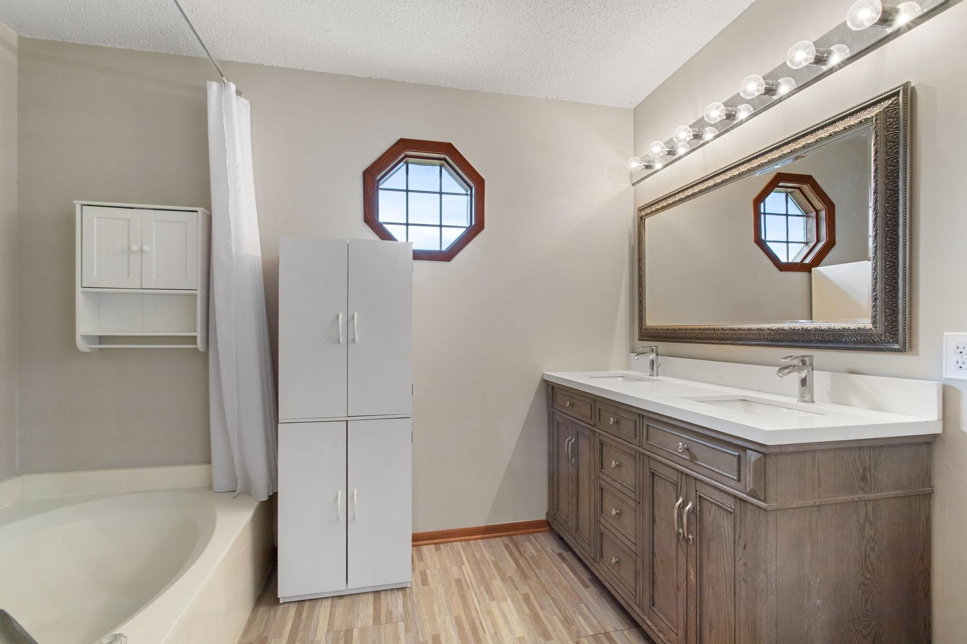 View of Residential at 864 Winterberry Court, Woodbury MN 55125, Woodbury (20 of 27) - Mike Wilen | Minnesota Team Real Estate