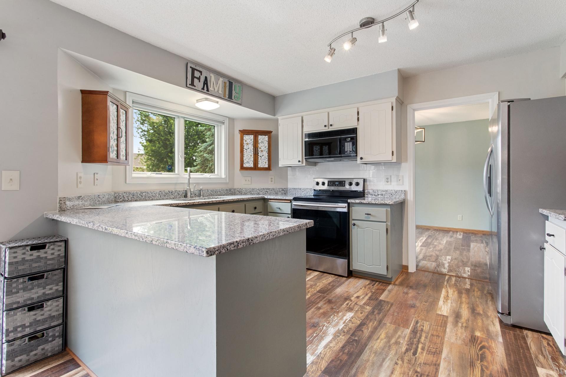View of Residential at 864 Winterberry Court, Woodbury MN 55125, Woodbury (3 of 27) - Mike Wilen | Minnesota Team Real Estate