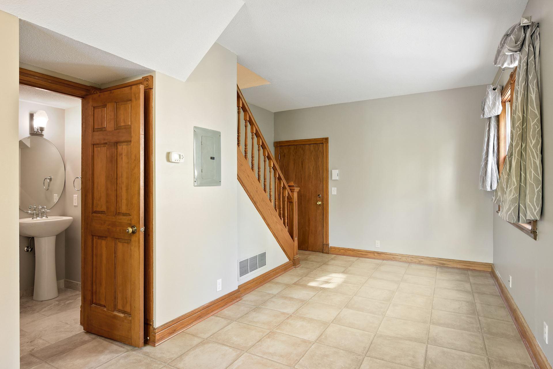View of Residential Income at 197 Kent Street, Saint Paul MN 55102, Saint Paul (98 of 125) - Mike Wilen | Minnesota Team Real Estate