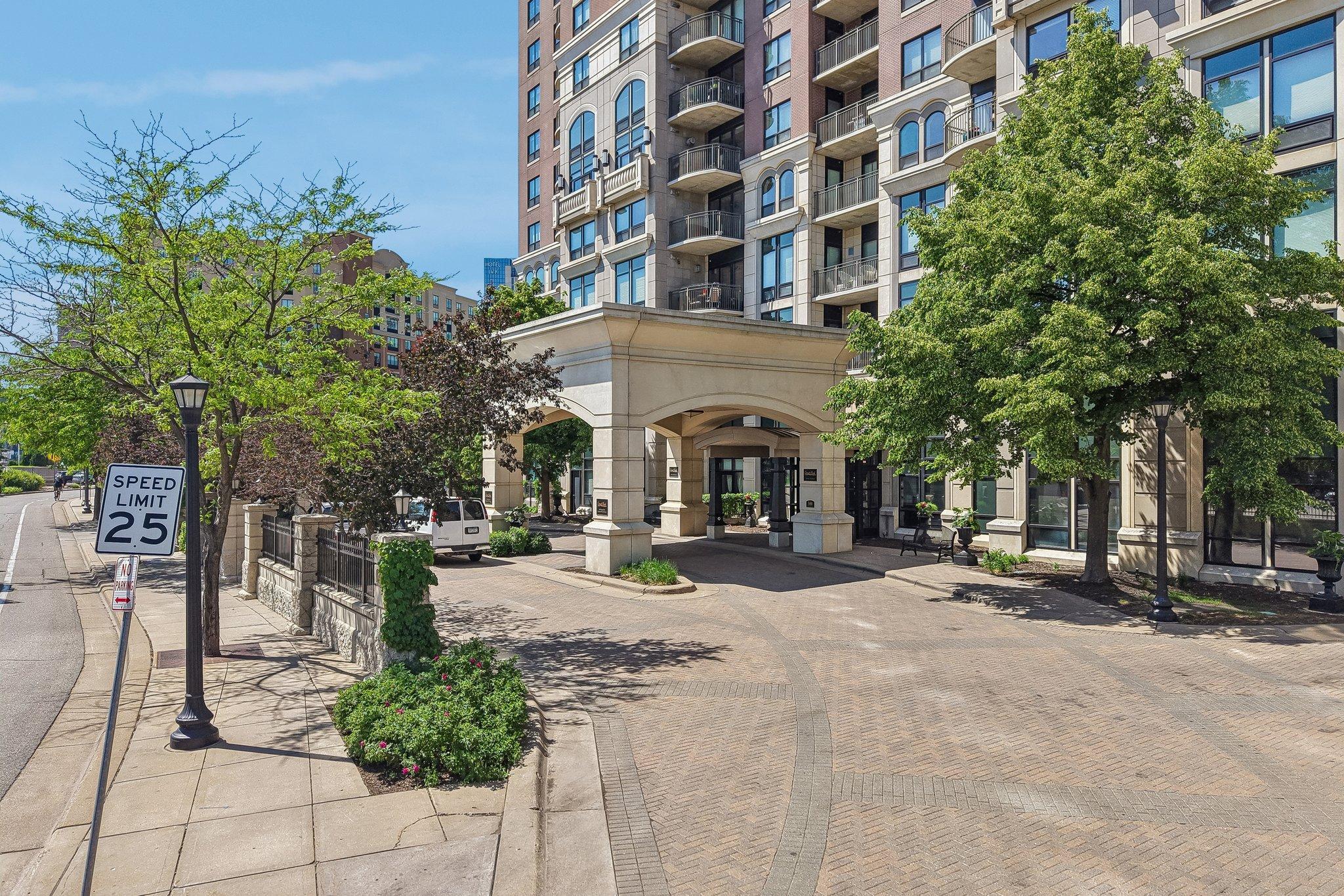 View of Residential at 500 Grant Street #1902, Minneapolis MN 55404, Minneapolis (31 of 64) - Mike Wilen | Minnesota Team Real Estate