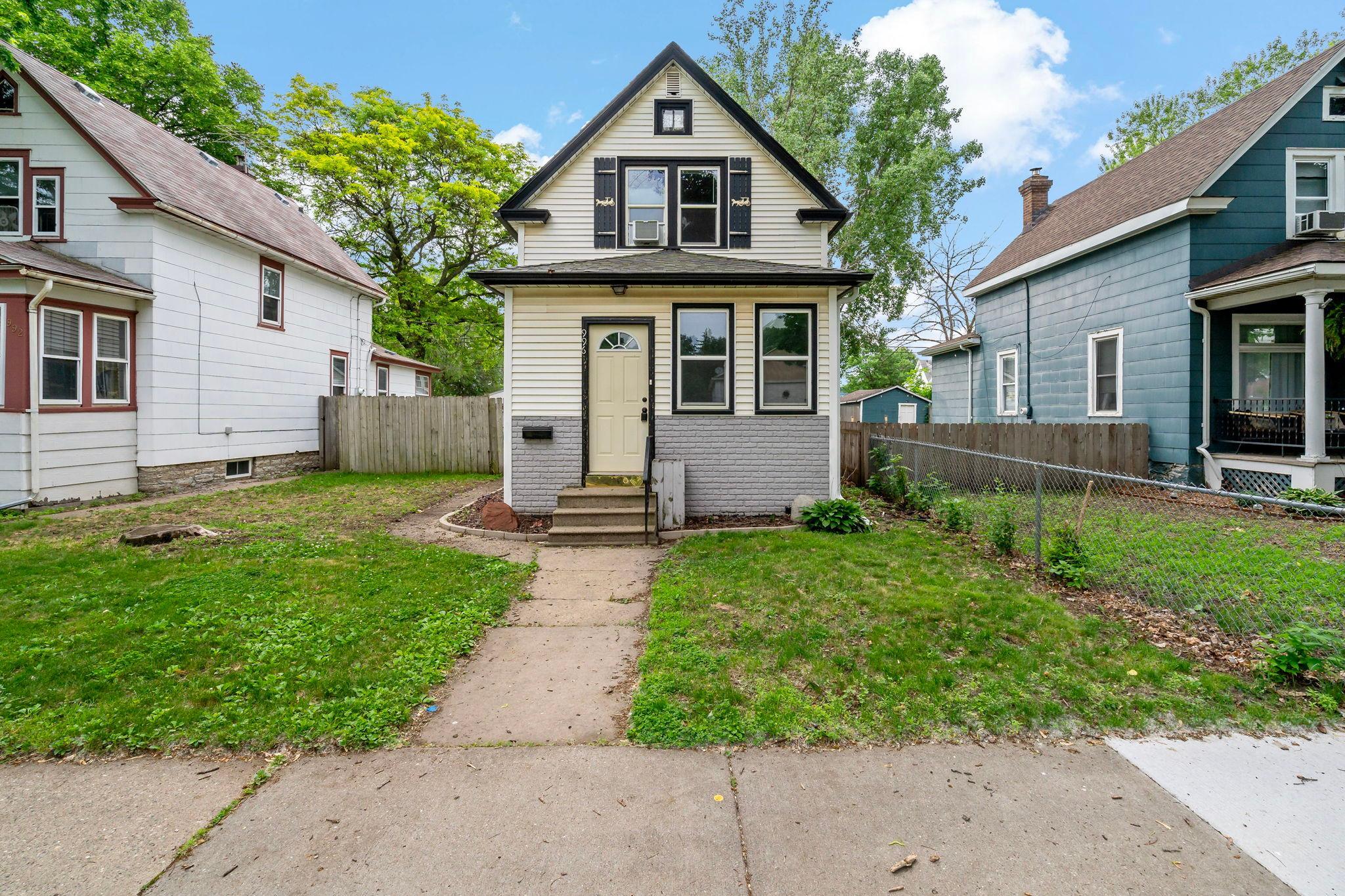 View of Residential at 996 Charles Avenue, Saint Paul MN 55104, Saint Paul - Mike Wilen | Minnesota Team Real Estate