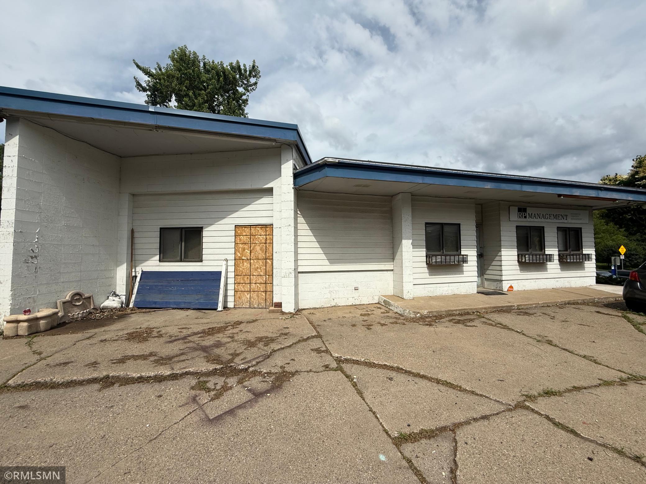 View of Commercial Sale at 1714 Hennepin Avenue, Minneapolis MN 55414, Minneapolis (10 of 13) - Mike Wilen | Minnesota Team Real Estate