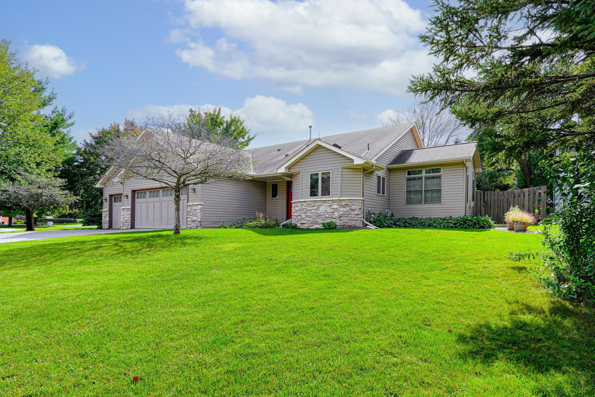 View of Residential at 915 Ferndale Street, Maplewood MN 55119, Maplewood (3 of 35) - Mike Wilen | Minnesota Team Real Estate