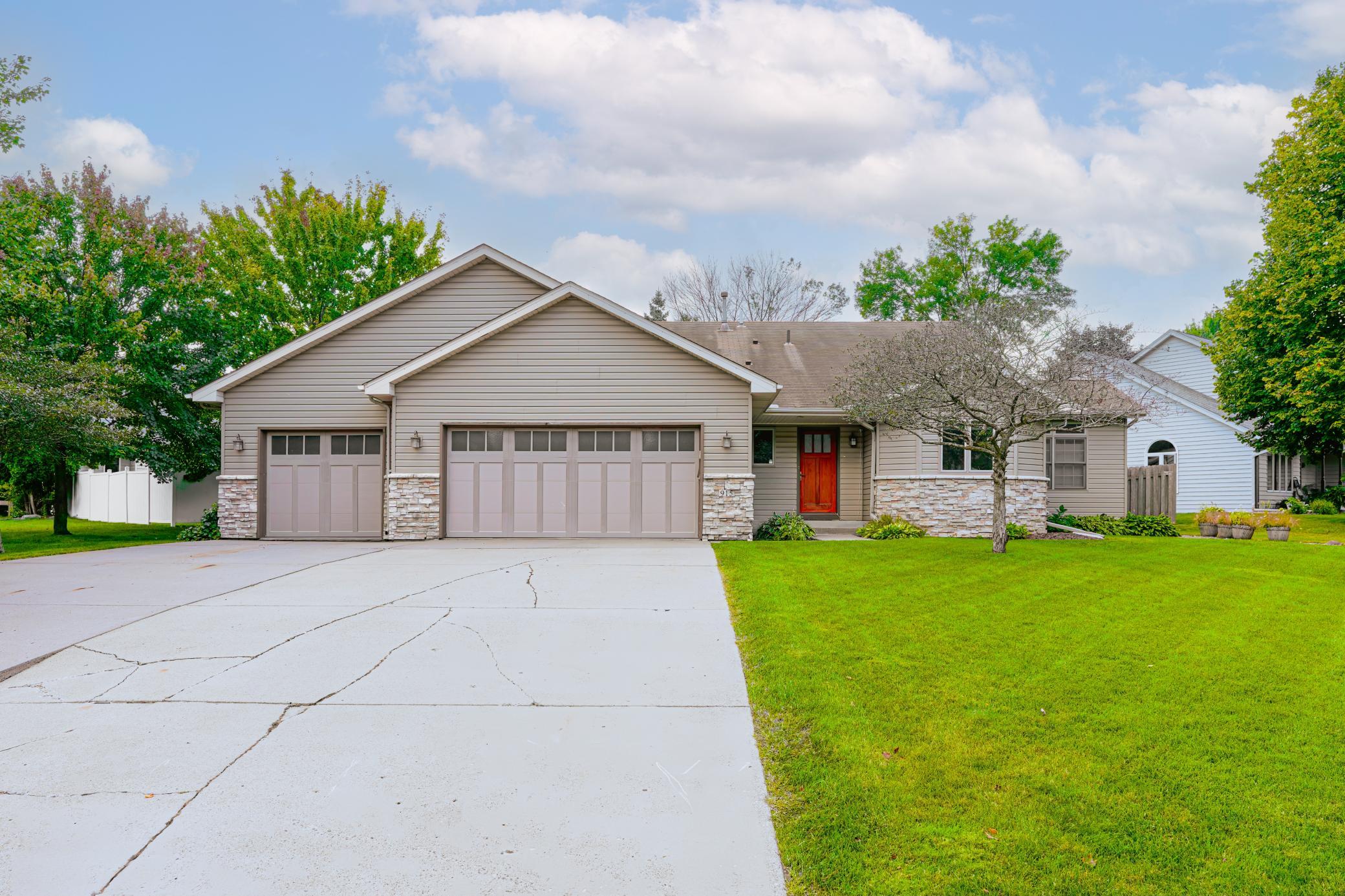 View of Residential at 915 Ferndale Street, Maplewood MN 55119, Maplewood - Mike Wilen | Minnesota Team Real Estate