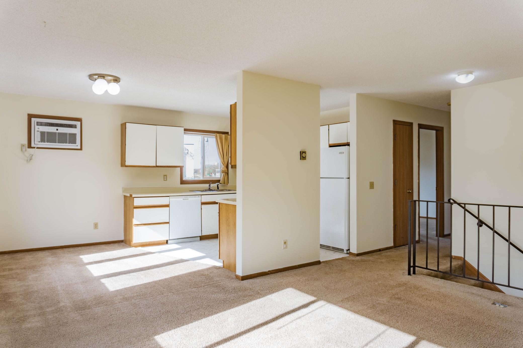 View of Residential Income at 904 9th Avenue, Minneapolis MN 55414, Minneapolis (6 of 35) - Mike Wilen | Minnesota Team Real Estate
