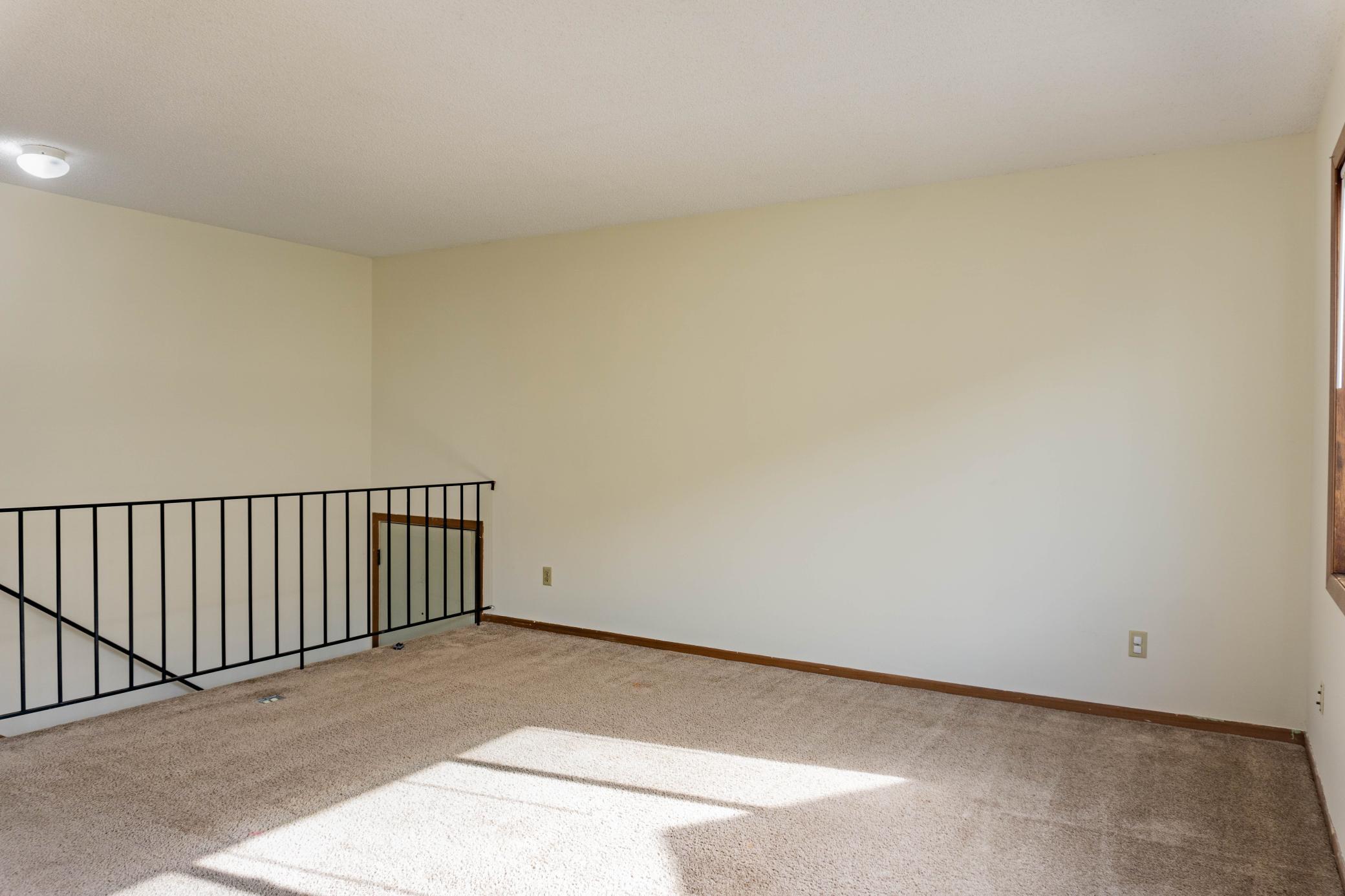 View of Residential Income at 904 9th Avenue, Minneapolis MN 55414, Minneapolis (8 of 35) - Mike Wilen | Minnesota Team Real Estate