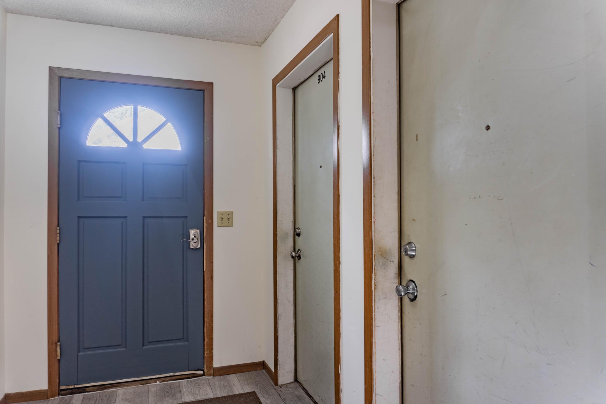 View of Residential Income at 904 9th Avenue, Minneapolis MN 55414, Minneapolis (18 of 35) - Mike Wilen | Minnesota Team Real Estate