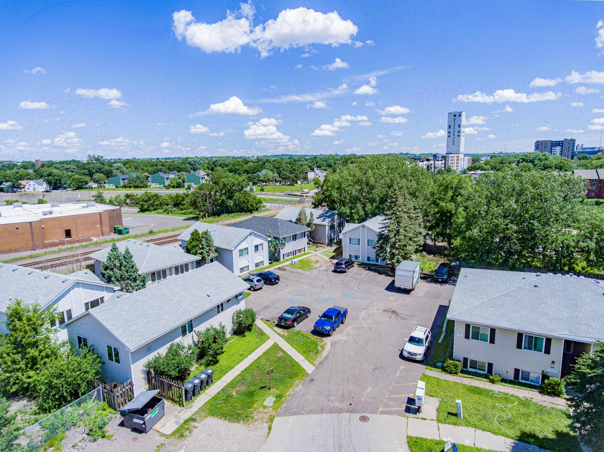 View of Residential Income at 904 9th Avenue, Minneapolis MN 55414, Minneapolis (22 of 35) - Mike Wilen | Minnesota Team Real Estate