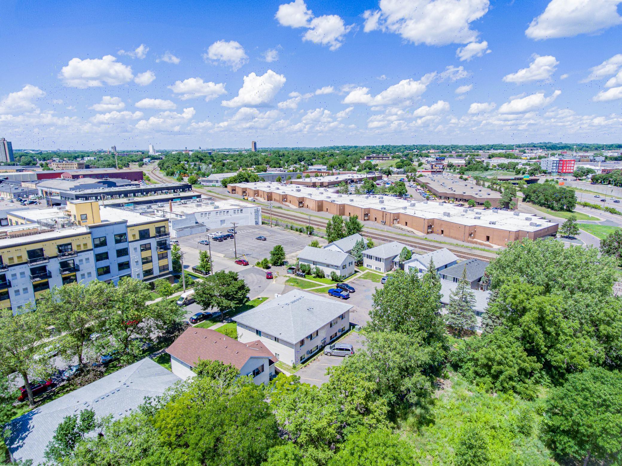 View of Residential Income at 904 9th Avenue, Minneapolis MN 55414, Minneapolis (32 of 35) - Mike Wilen | Minnesota Team Real Estate