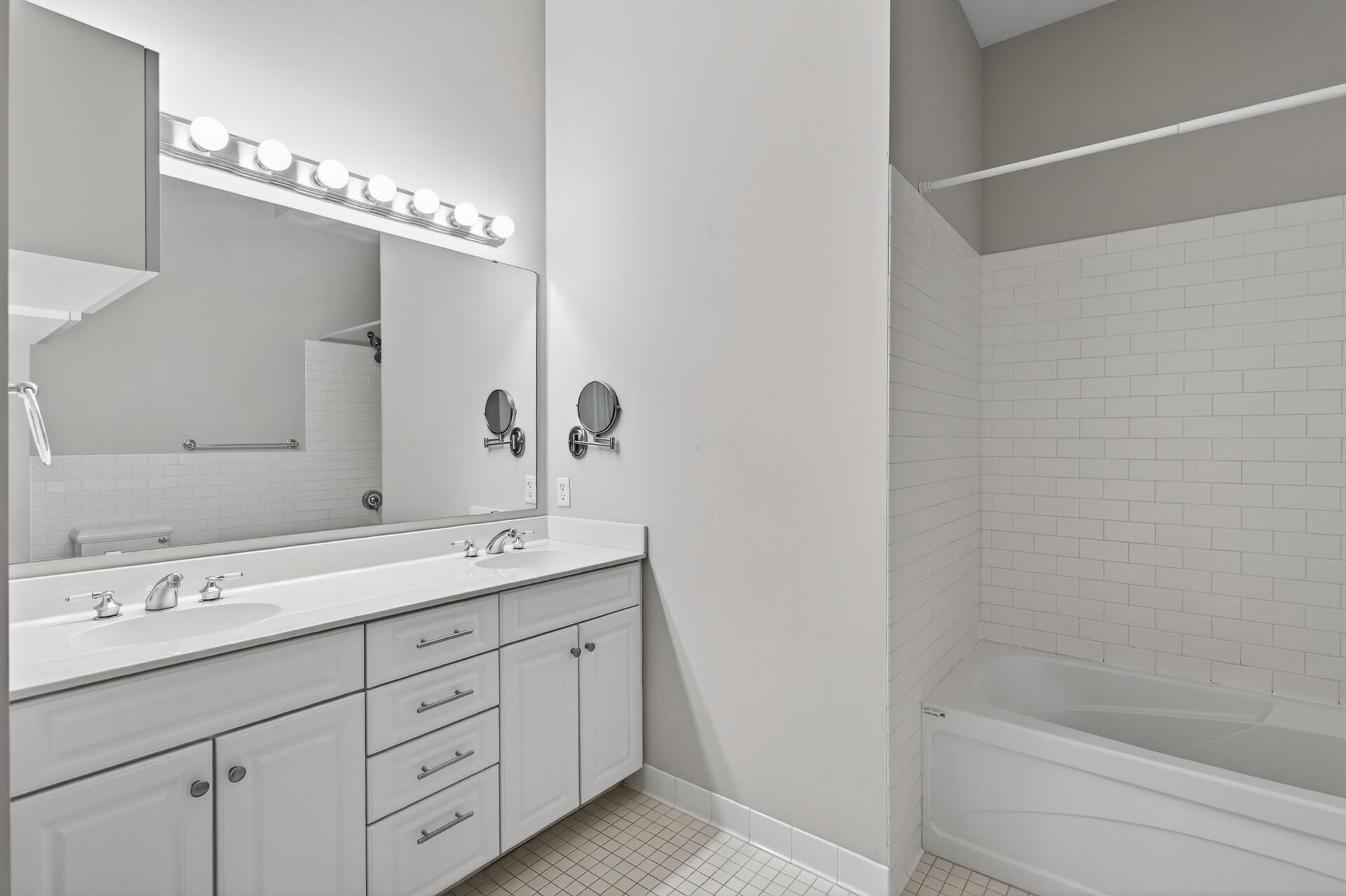 View of Residential at 301 Clifton Avenue #1A, Minneapolis MN 55403, Minneapolis (22 of 39) - Mike Wilen | Minnesota Team Real Estate