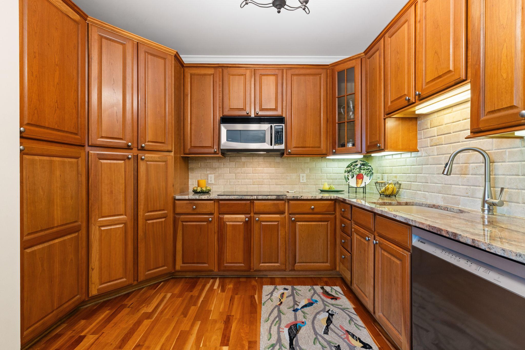 View of Residential at 408 Parkers Lake Road #206, Wayzata MN 55391, Wayzata (19 of 82) - Mike Wilen | Minnesota Team Real Estate