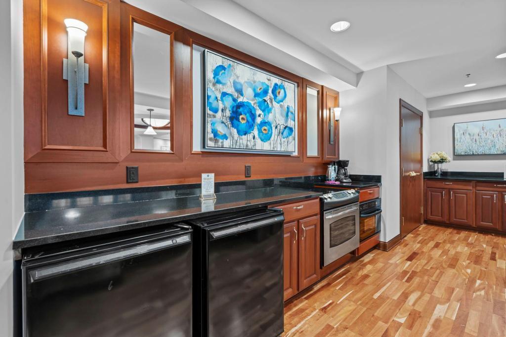 View of Residential at 408 Parkers Lake Road #206, Wayzata MN 55391, Wayzata (50 of 82) - Mike Wilen | Minnesota Team Real Estate