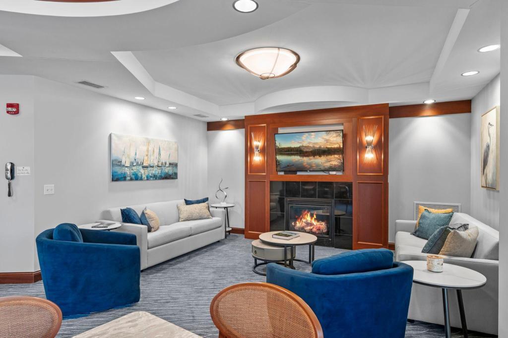 View of Residential at 408 Parkers Lake Road #206, Wayzata MN 55391, Wayzata (44 of 82) - Mike Wilen | Minnesota Team Real Estate