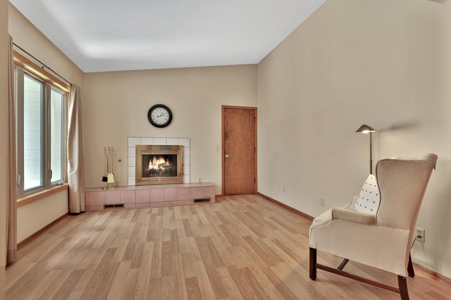 View of Residential at 8286 Kingslee Road, Bloomington MN 55438, Bloomington (13 of 35) - Mike Wilen | Minnesota Team Real Estate