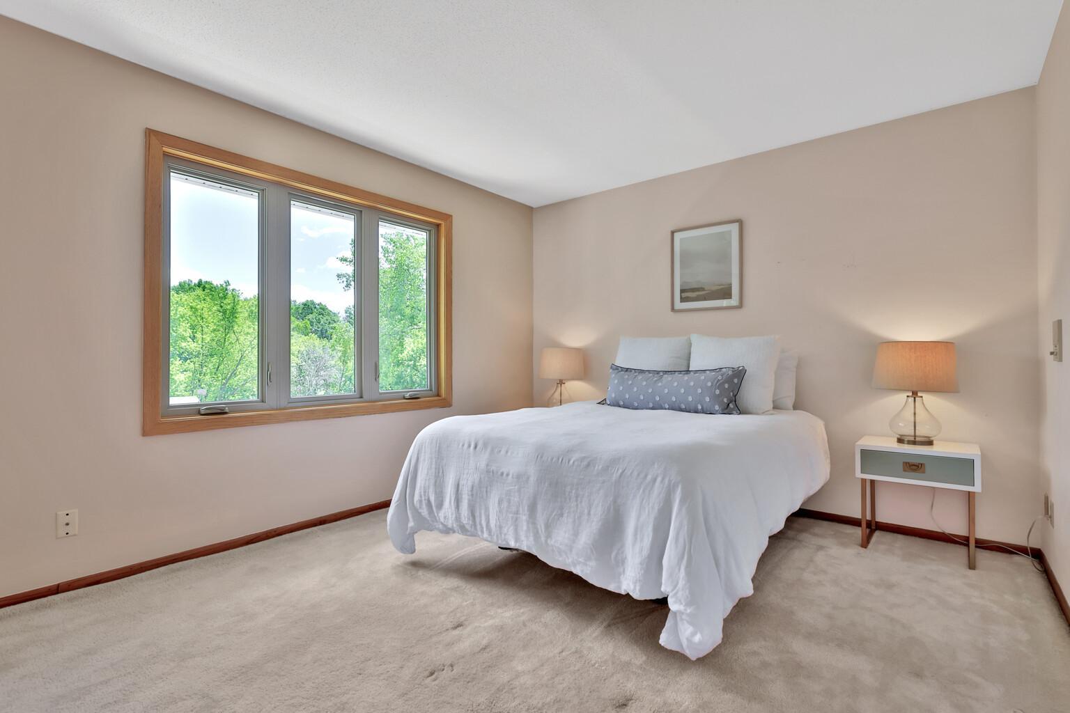 View of Residential at 8286 Kingslee Road, Bloomington MN 55438, Bloomington (17 of 35) - Mike Wilen | Minnesota Team Real Estate