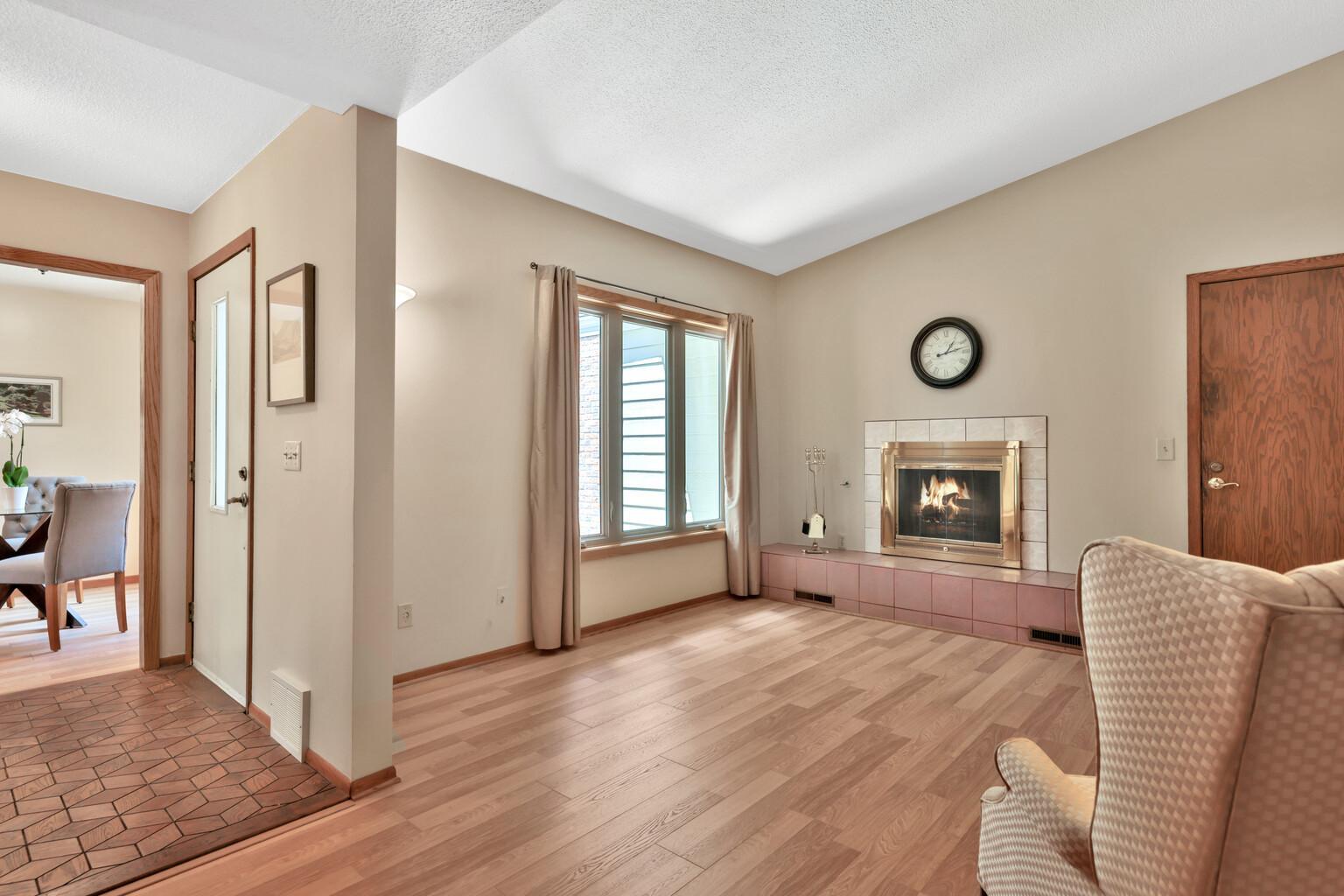 View of Residential at 8286 Kingslee Road, Bloomington MN 55438, Bloomington (14 of 35) - Mike Wilen | Minnesota Team Real Estate
