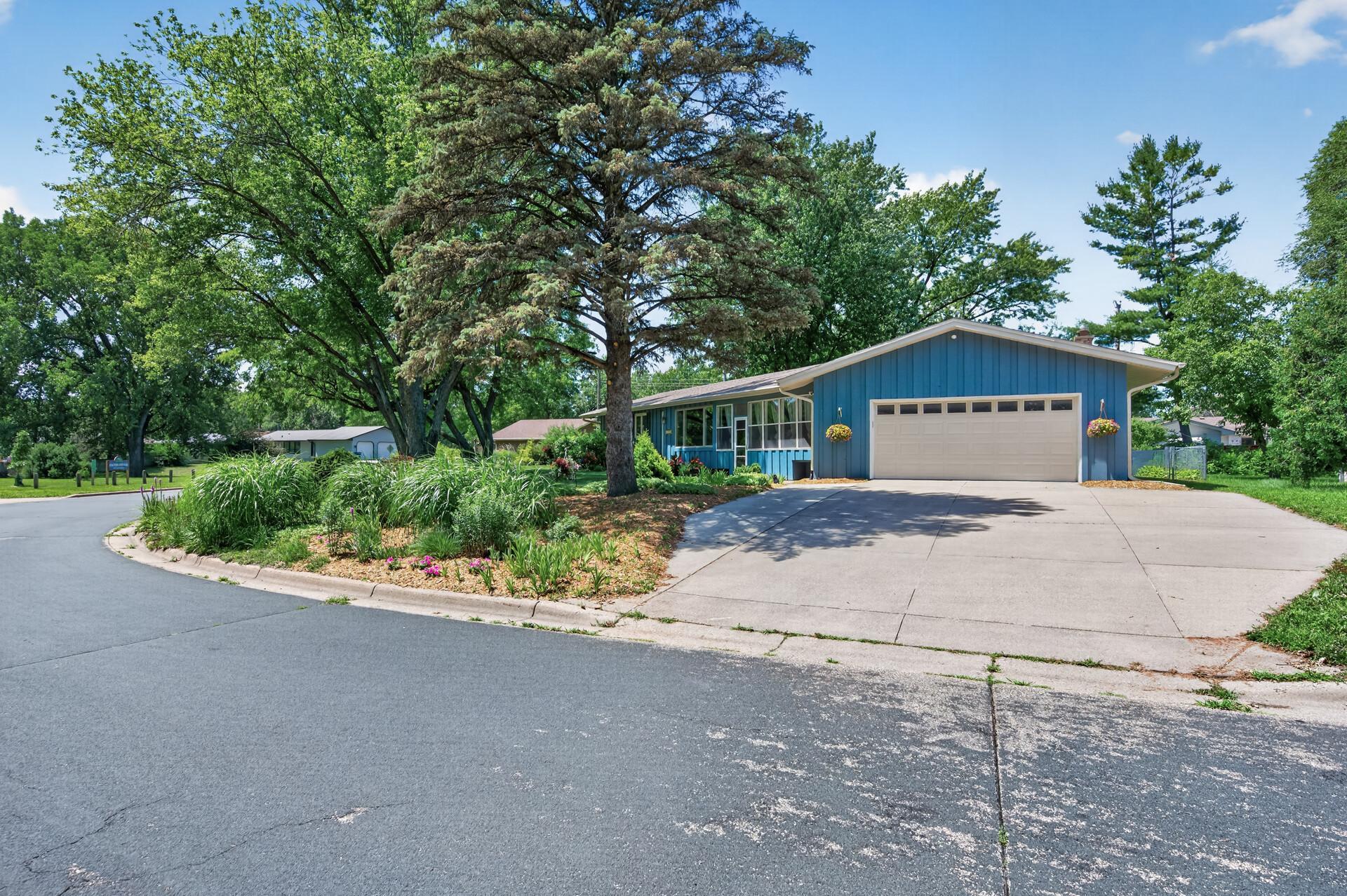 View of Residential at 6700 Kennaston Drive, Fridley MN 55432, Fridley (49 of 50) - Mike Wilen | Minnesota Team Real Estate