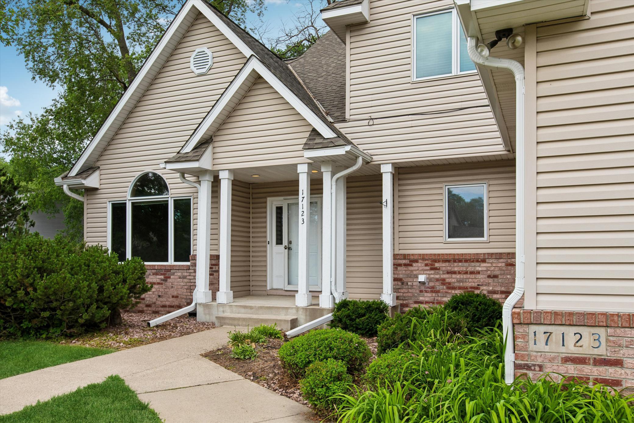 View of Residential at 17123 Jonathan Court, Lakeville MN 55044, Lakeville (4 of 40) - Mike Wilen | Minnesota Team Real Estate