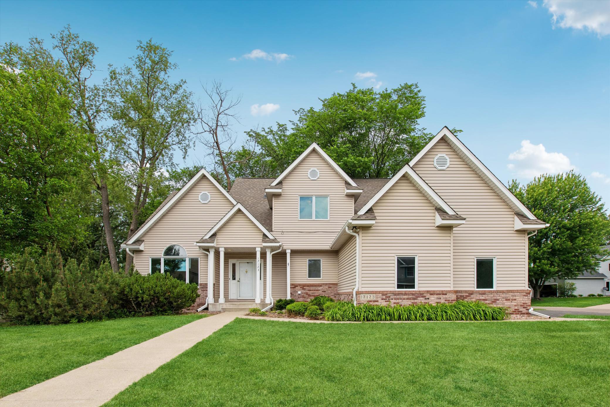 View of Residential at 17123 Jonathan Court, Lakeville MN 55044, Lakeville (2 of 40) - Mike Wilen | Minnesota Team Real Estate