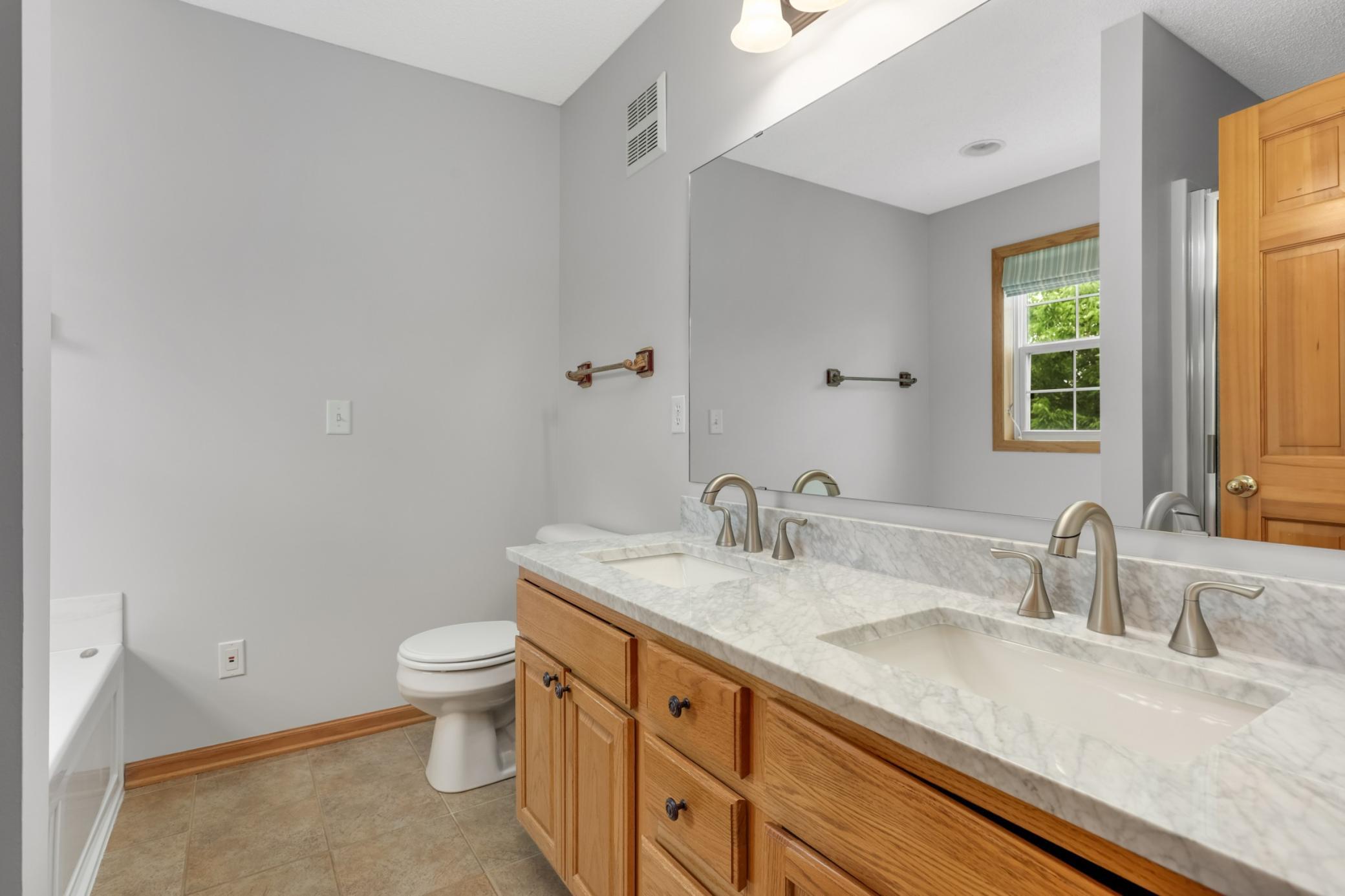 View of Residential at 9771 Gable Drive, Eden Prairie MN 55347, Eden Prairie (22 of 40) - Mike Wilen | Minnesota Team Real Estate