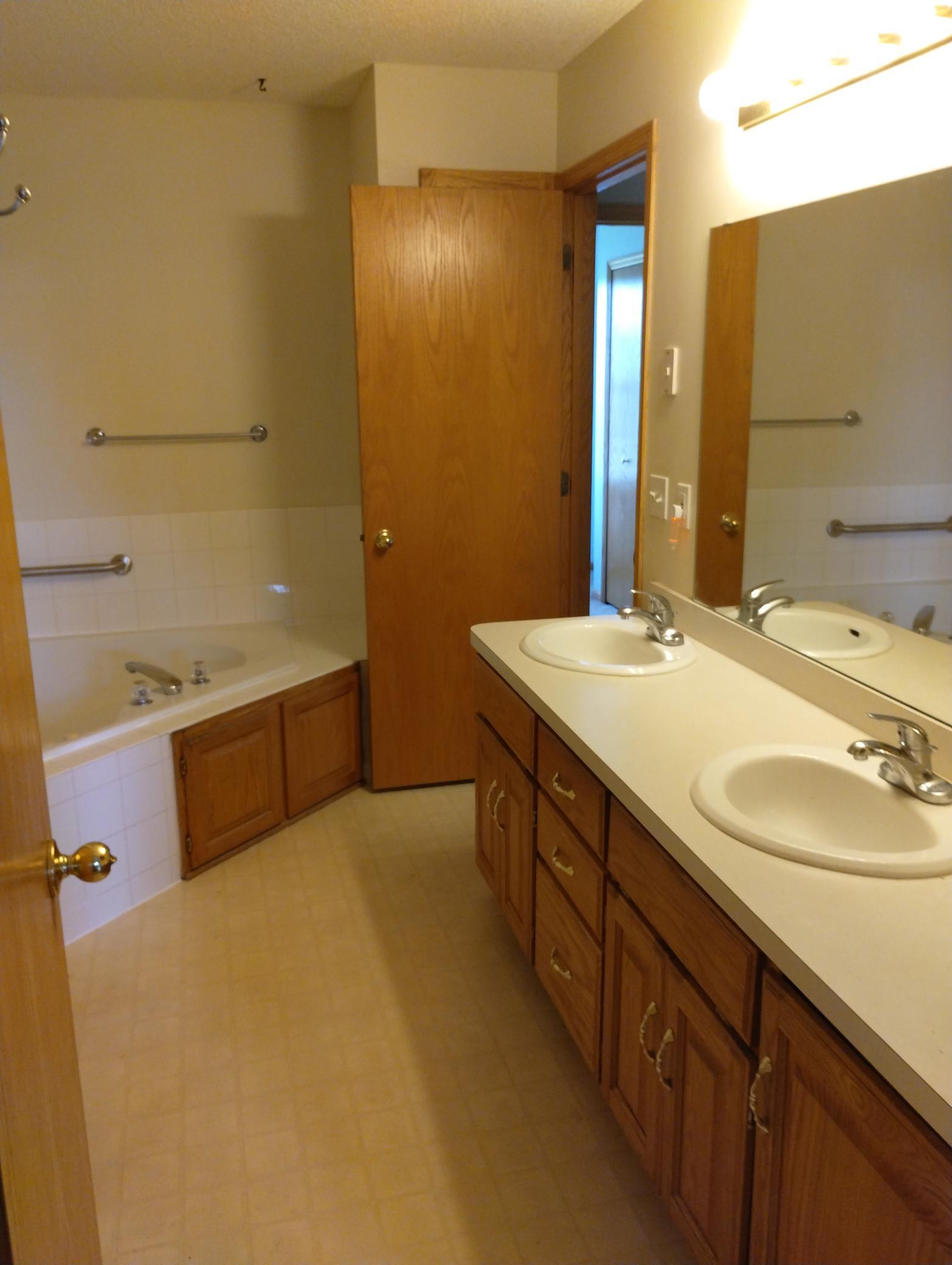 View of Residential at 1063 Juniper Court, Shakopee MN 55379, Shakopee (19 of 39) - Mike Wilen | Minnesota Team Real Estate
