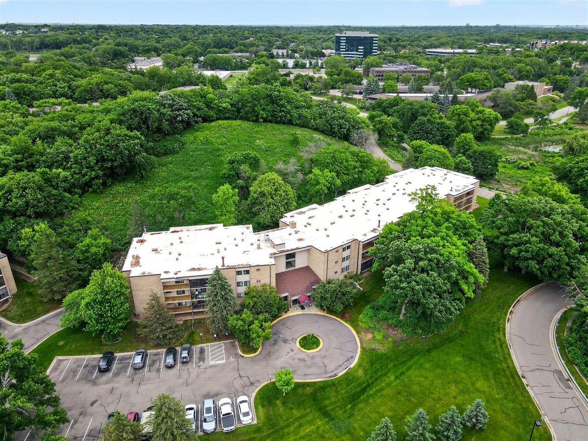View of Residential at 5643 Green Circle Drive #108, Minnetonka MN 55343, Minnetonka (40 of 41) - Mike Wilen | Minnesota Team Real Estate