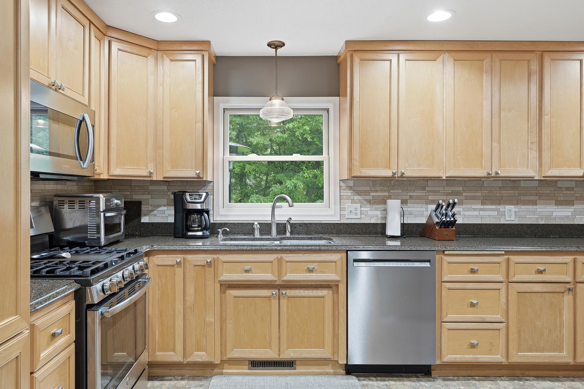 View of Residential at 14901 Williston Lane, Minnetonka MN 55345, Minnetonka (10 of 55) - Mike Wilen | Minnesota Team Real Estate
