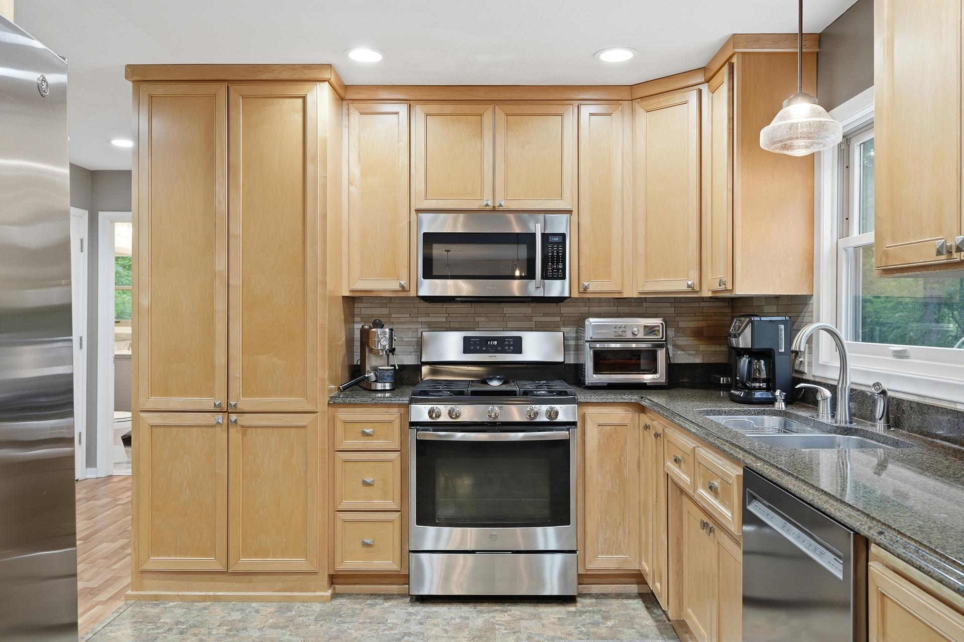 View of Residential at 14901 Williston Lane, Minnetonka MN 55345, Minnetonka (13 of 55) - Mike Wilen | Minnesota Team Real Estate