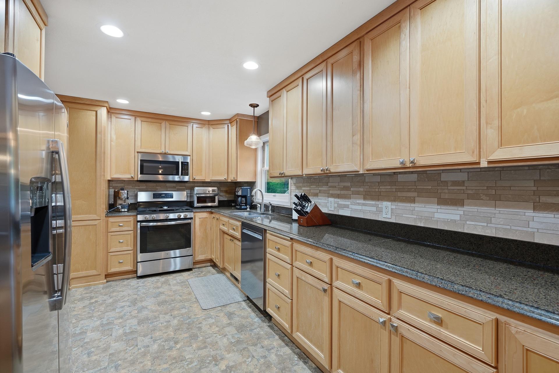 View of Residential at 14901 Williston Lane, Minnetonka MN 55345, Minnetonka (12 of 55) - Mike Wilen | Minnesota Team Real Estate